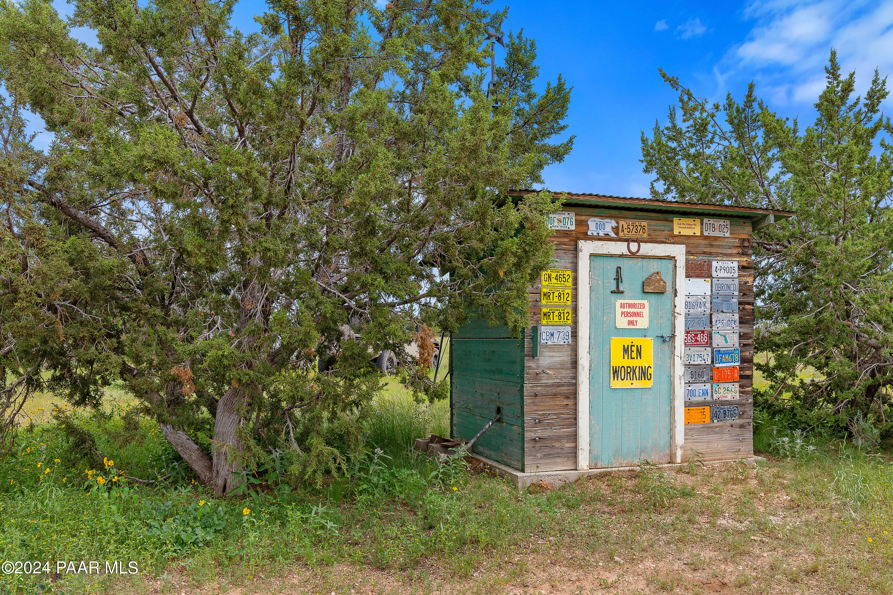 9797 Rocky Rabbit Road Ash Fork, AZ 86320 - Photo 29 of 36 a view of a outdoor space