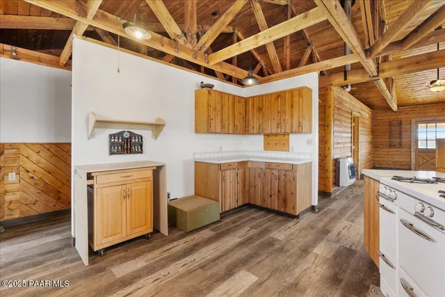 a view of a storage & utility room