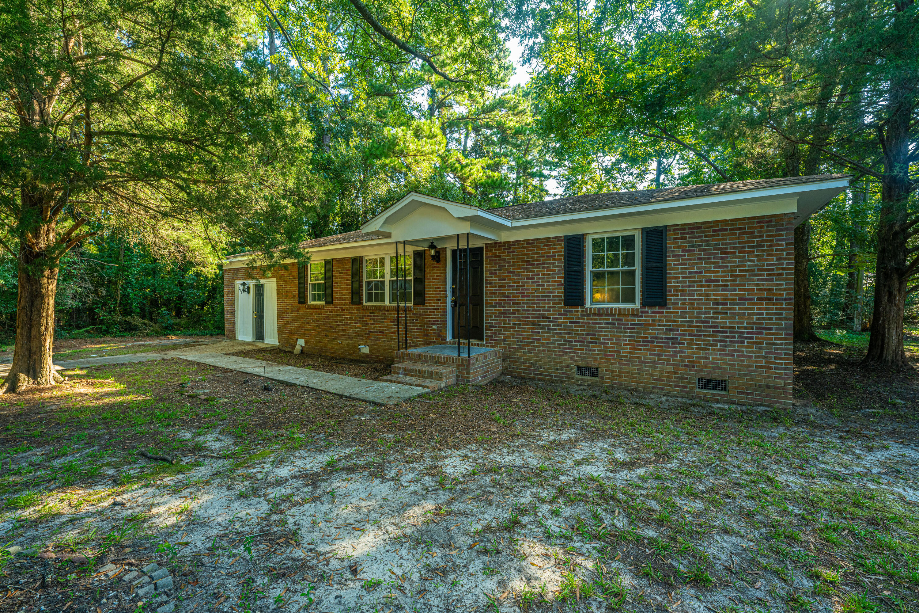 218 Triver Drive Moncks Corner, SC 29461 - Photo 8 of 37 218TriversDr002
