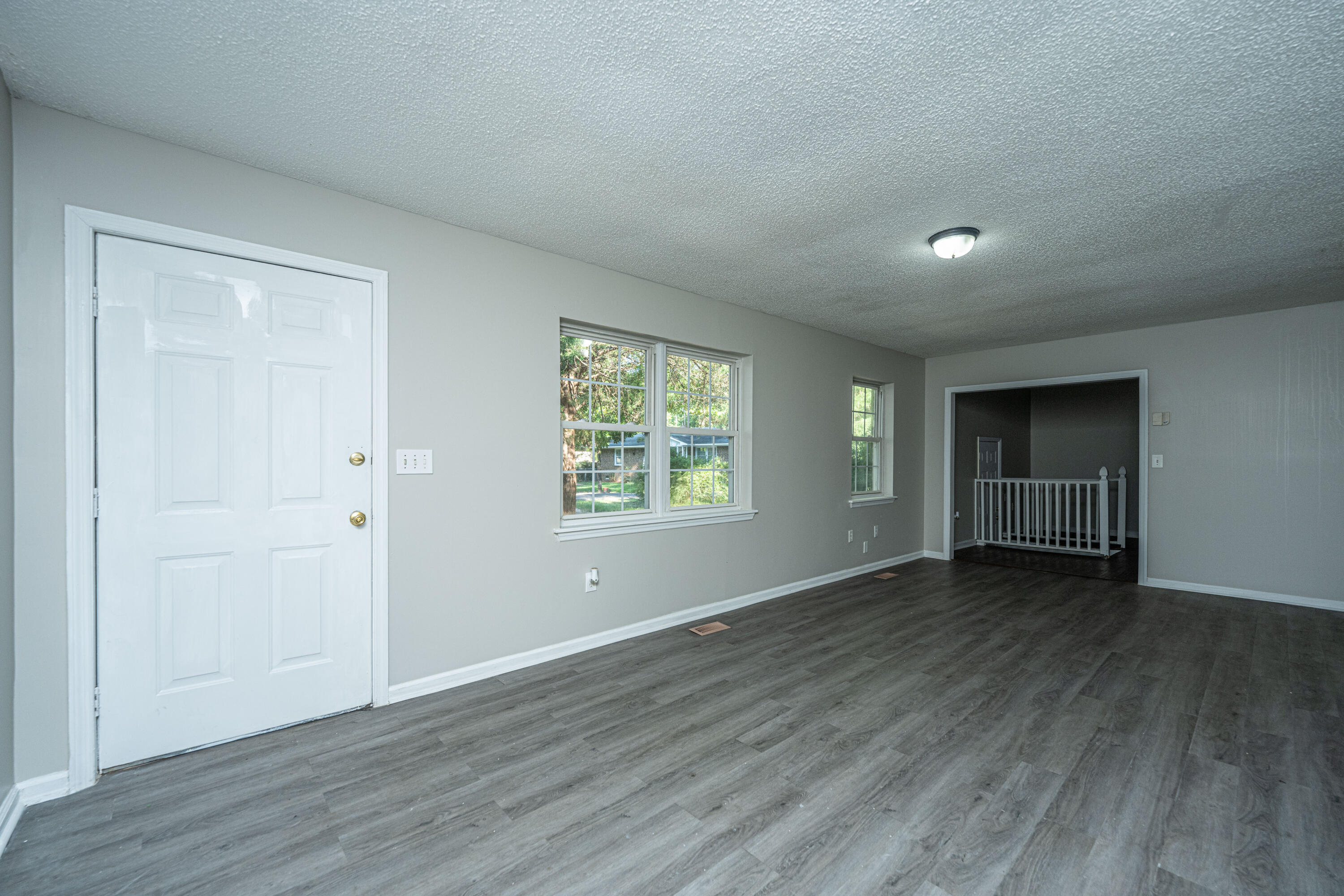 218 Triver Drive Moncks Corner, SC 29461 - Photo 10 of 37 218TriversDr005