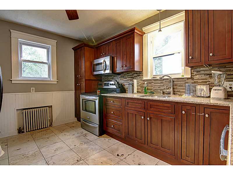 363 Dunlap Street Woonsocket, RI 02895 - Photo 11 of 23 Kitchen.