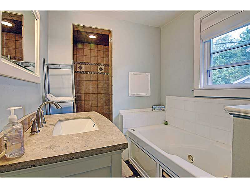 363 Dunlap Street Woonsocket, RI 02895 - Photo 17 of 23 Bathroom.