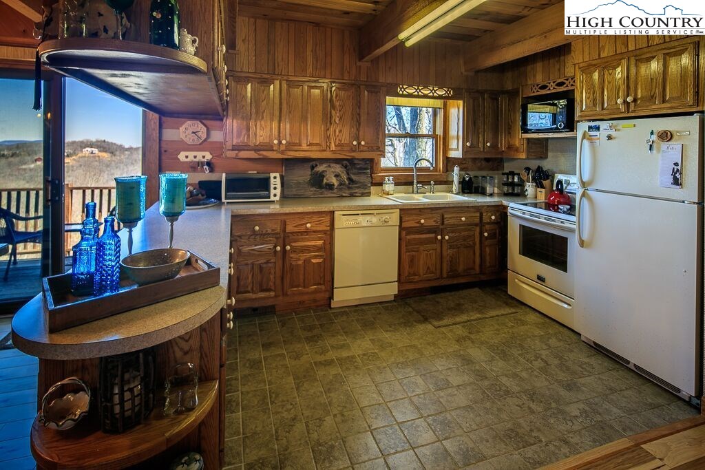 690 Rainbow Mountain Road Boone, NC 28607 - Photo 13 of 37 Gallery Image 13