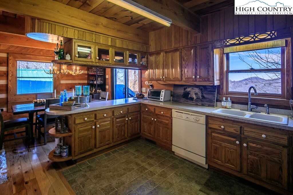 690 Rainbow Mountain Road Boone, NC 28607 - Photo 15 of 37 Gallery Image 15