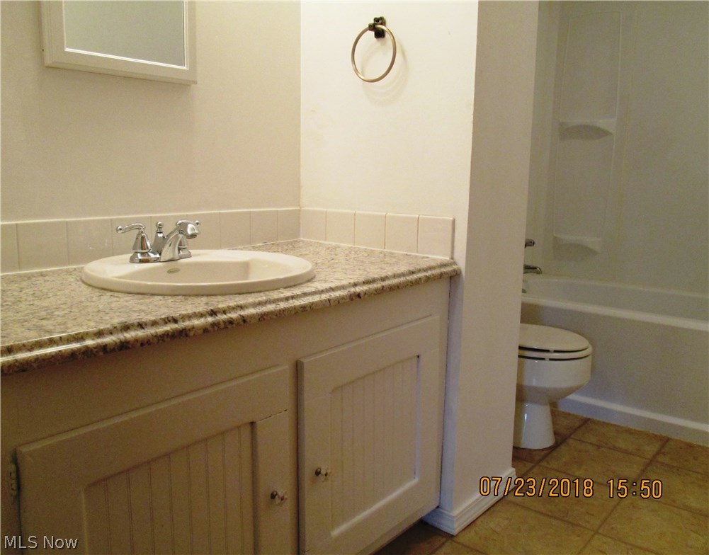6302 Berwick Road Madison, OH 44057 - Photo 9 of 20 Main floor has updated full bath.