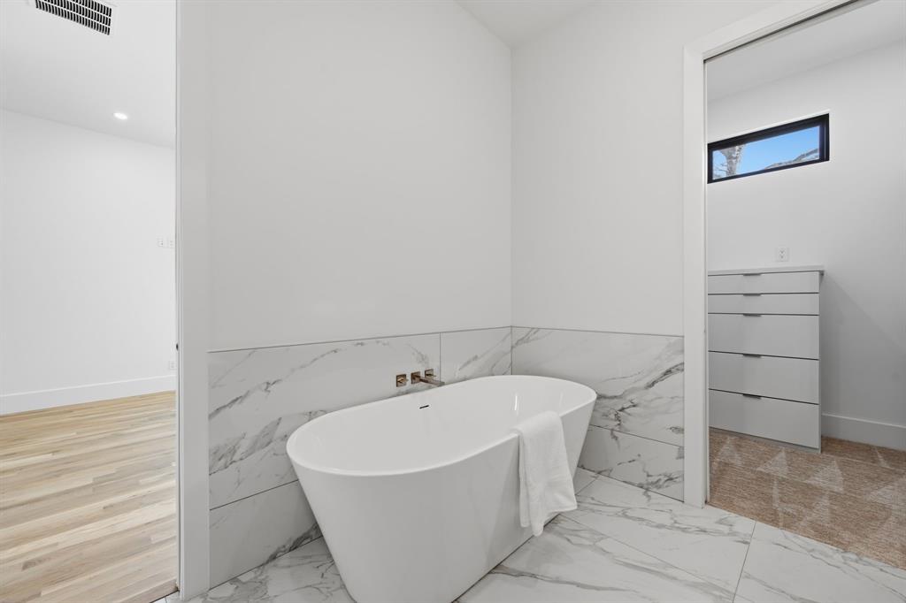 8806 Diceman Drive Dallas, TX 75218 - Photo 18 of 31