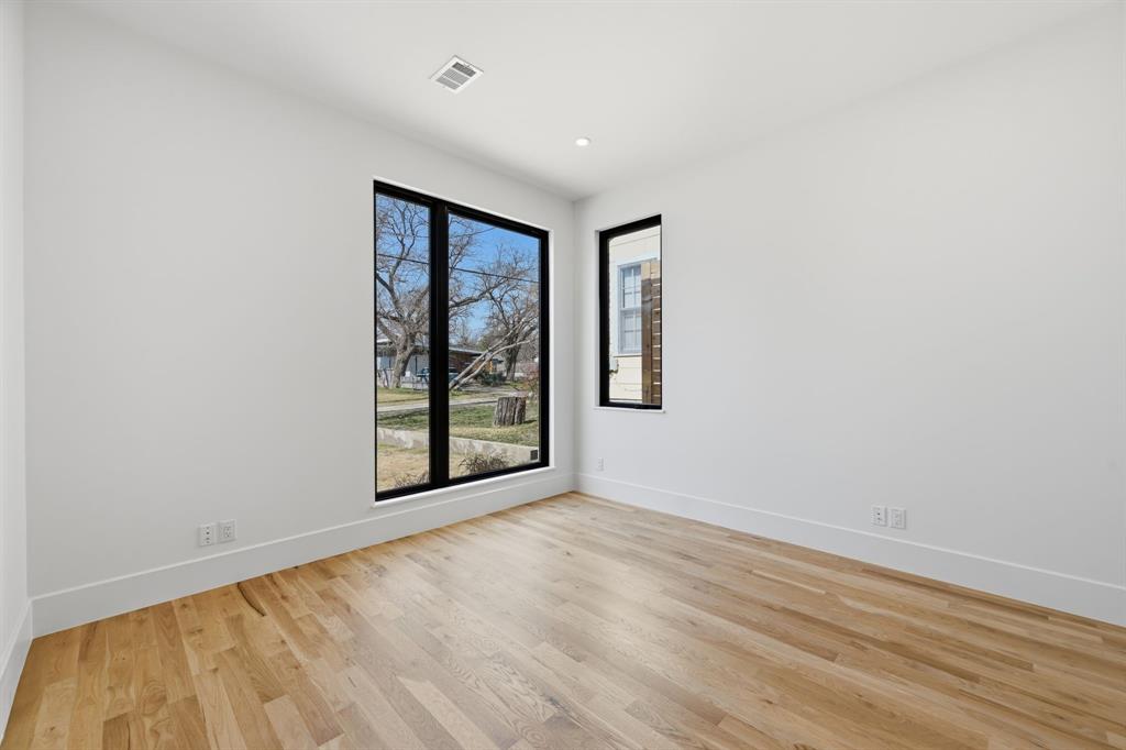 8806 Diceman Drive Dallas, TX 75218 - Photo 5 of 31