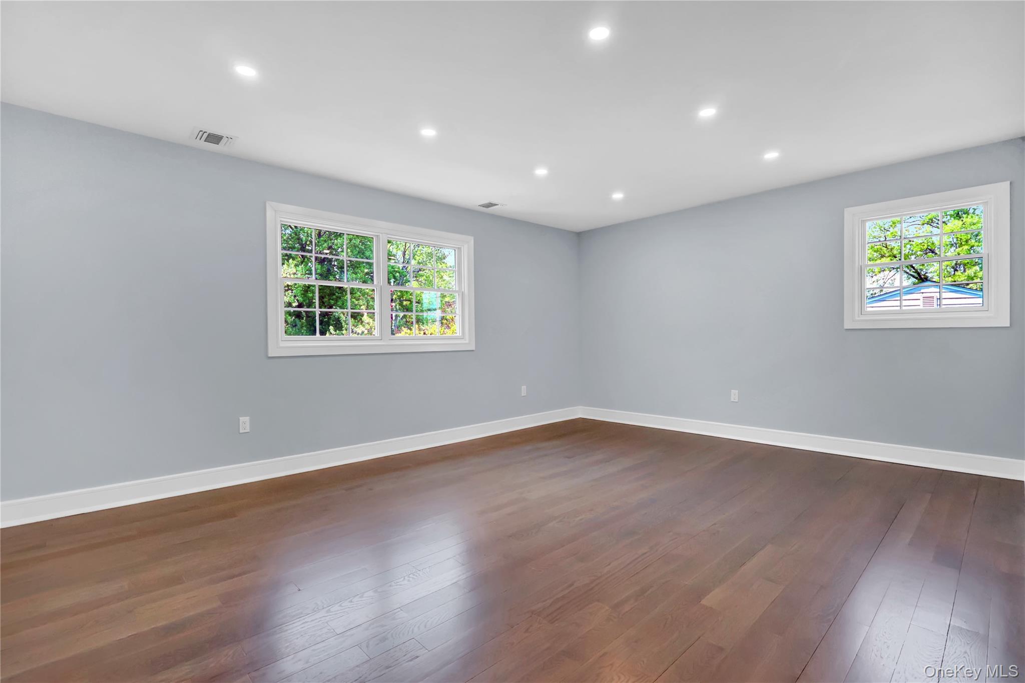 52 Woodland Road Roslyn, NY 11576 - Photo 32 of 50 Bedroom