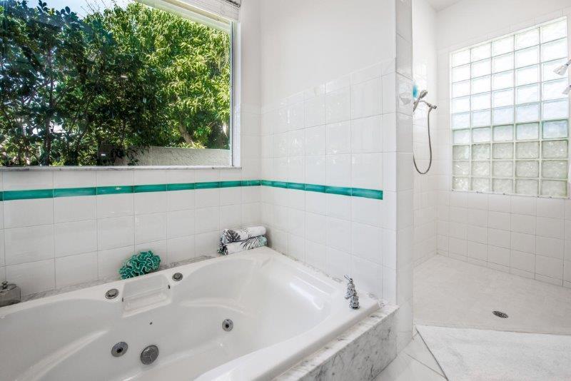 19654 Red Maple Lane Jupiter, FL 33458 - Photo 17 of 35 18 MBath Shower