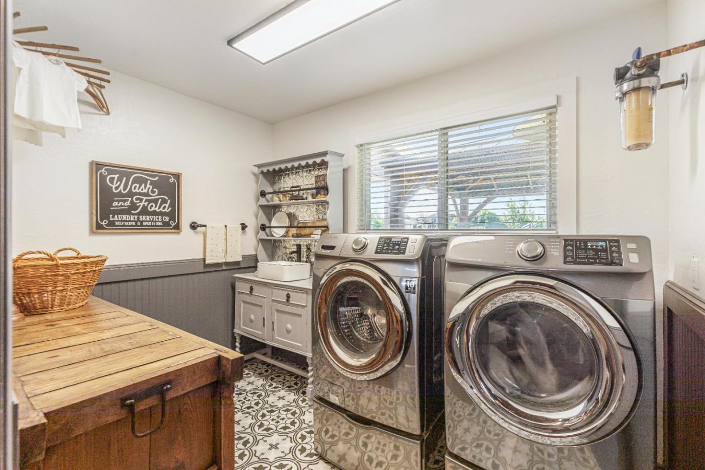 150 Jonquil Lane Hollister, CA 95023 - Photo 34 of 61 a utility room with dryer and washer