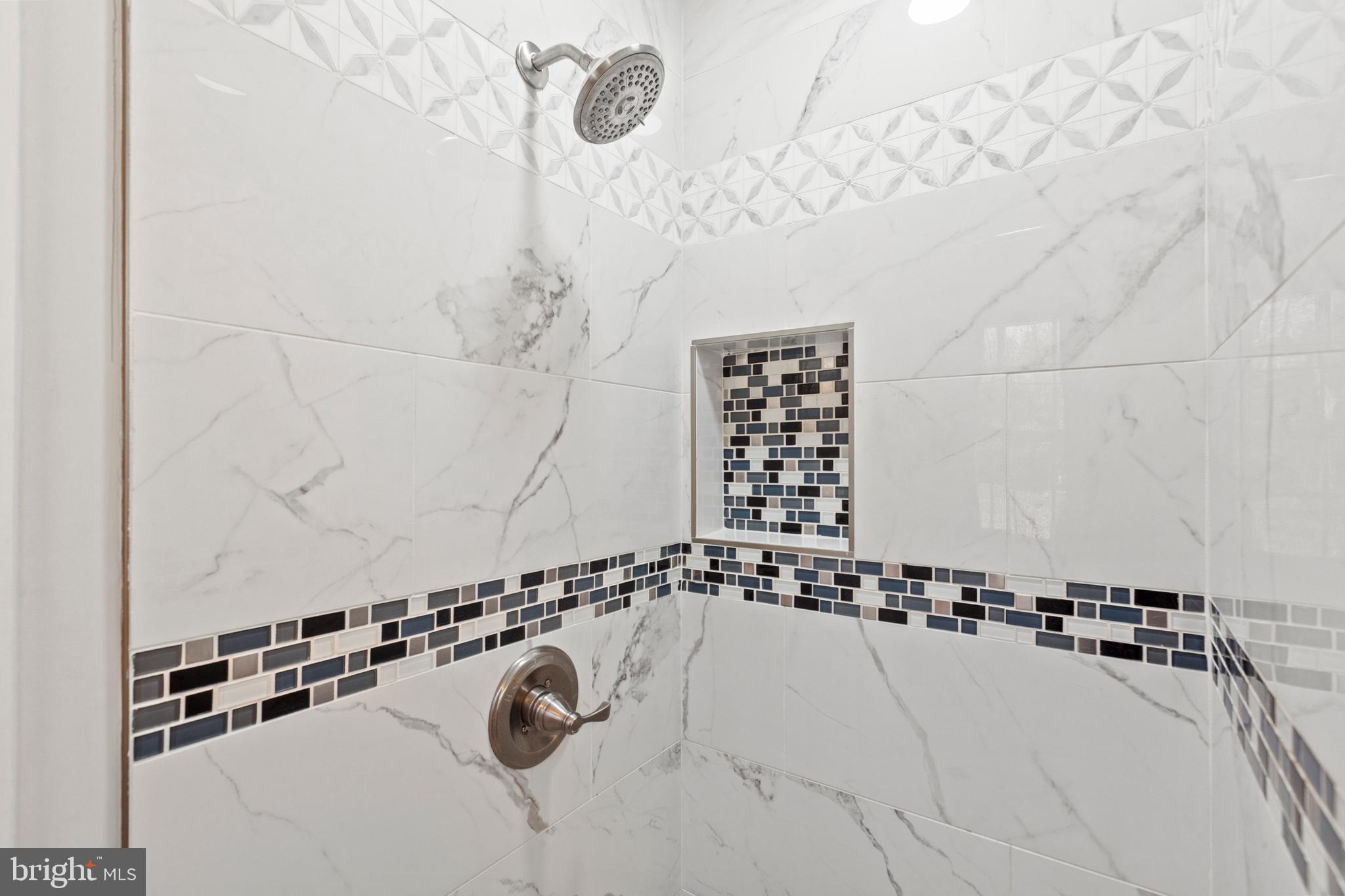 23562 Myrtle Point Road California, MD 20619 - Photo 15 of 42 Hall Bathroom