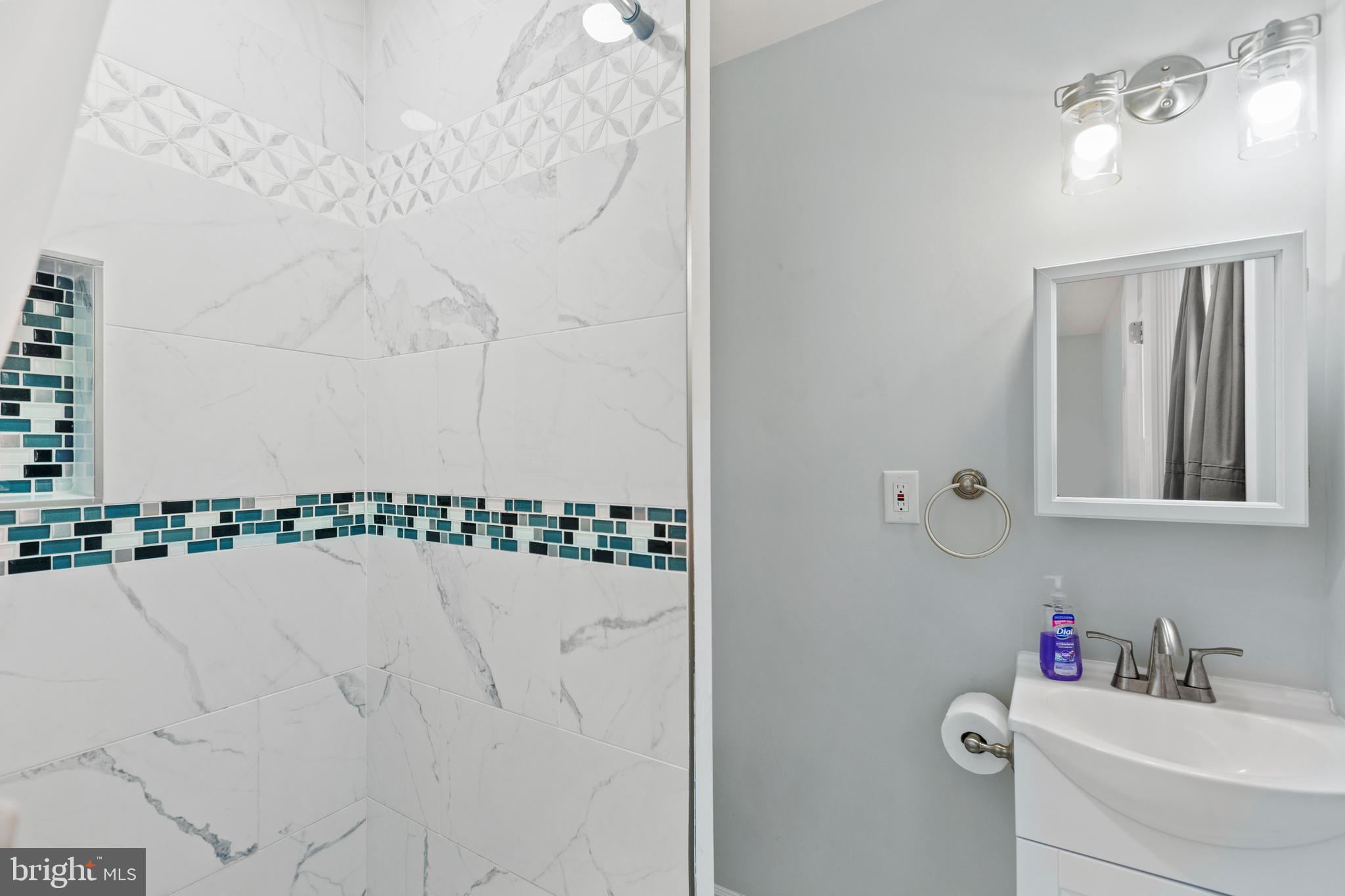 23562 Myrtle Point Road California, MD 20619 - Photo 22 of 42 Primary Bathroom