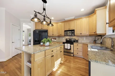$895,000 | 215 Lansbrooke Lane, Apex, NC 27502