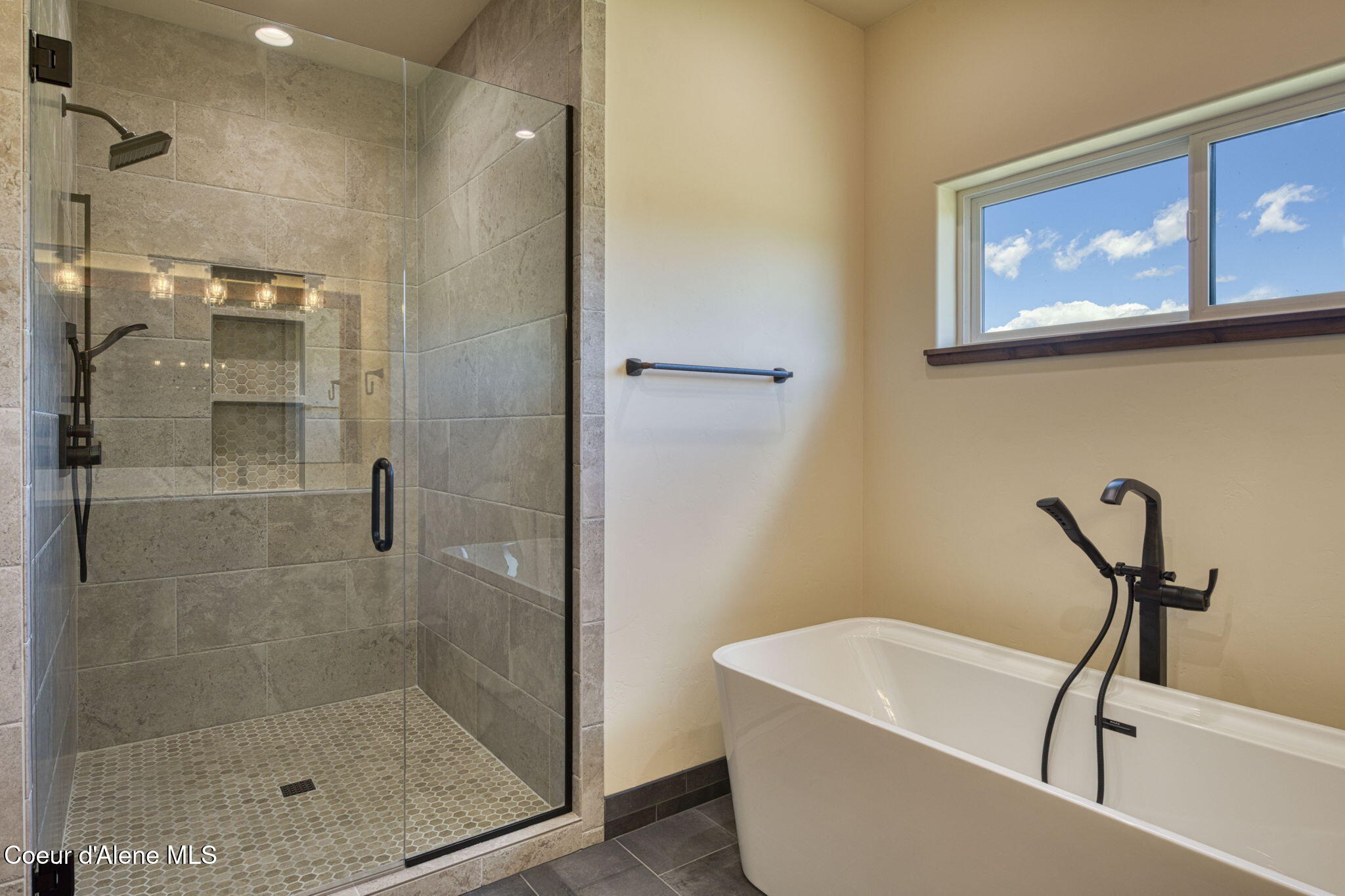 4450 Dufort Road Sagle, ID 83860 - Photo 40 of 81 Separate Shower and Tub in En Suite