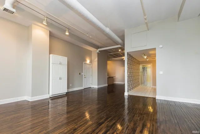 $149,900 | 301 South Walnut Street, Unit 206, Muncie, IN 47305