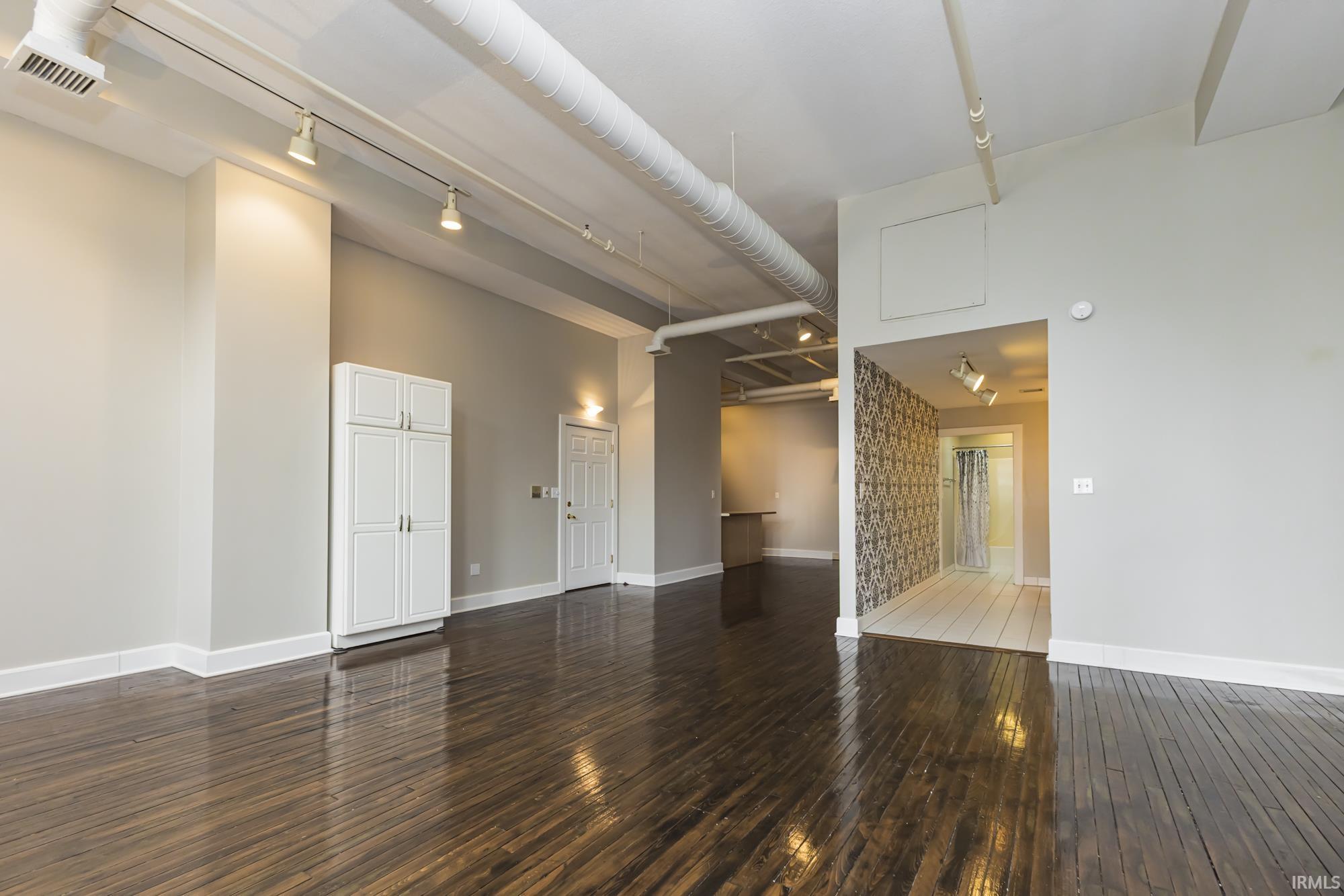 301 South Walnut Street, Unit 206 Muncie, IN 47305 - Photo 5 of 17