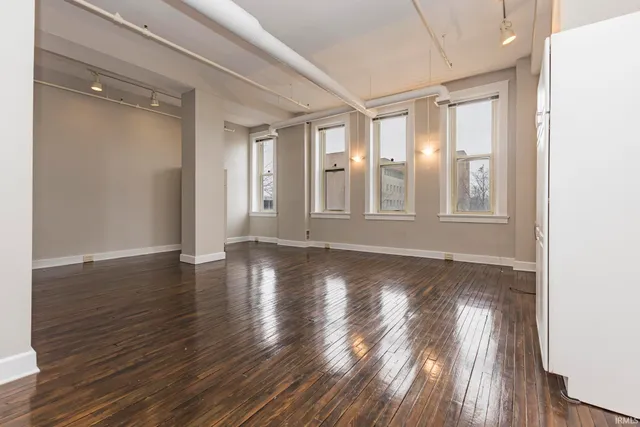 $149,900 | 301 South Walnut Street, Unit 206, Muncie, IN 47305