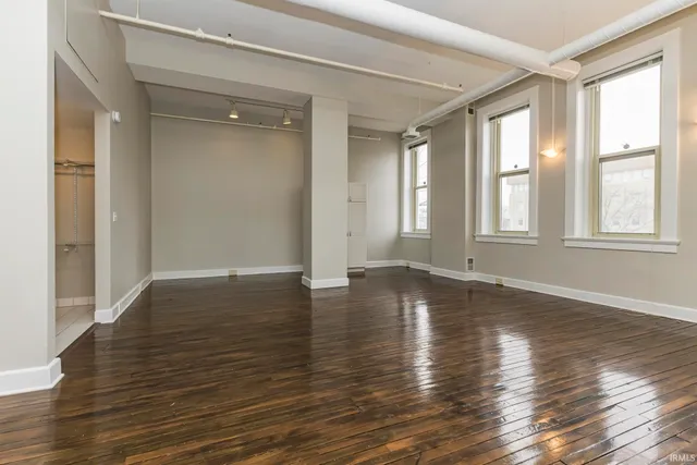 $149,900 | 301 South Walnut Street, Unit 206, Muncie, IN 47305