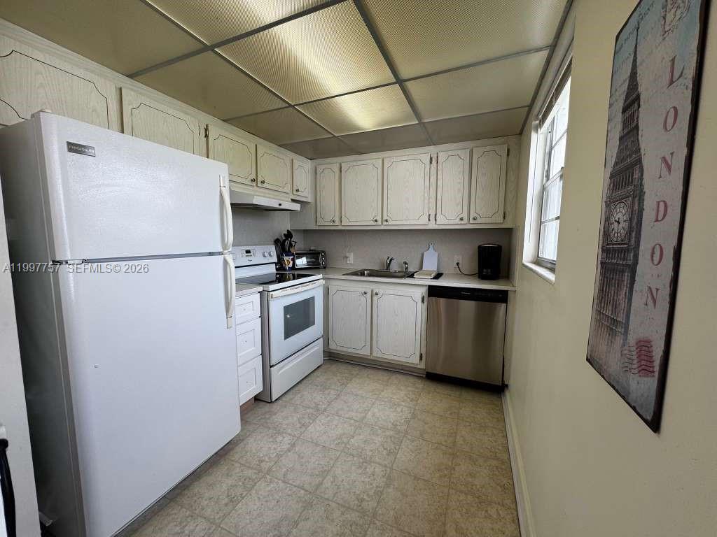 536 Fanshaw M, Unit 536 Boca Raton, FL 33434 - Photo 5 of 14