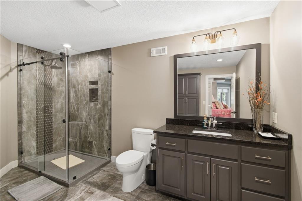 1025 Northeast Moss Point Road Lee's Summit, MO 64064 - Photo 58 of 96