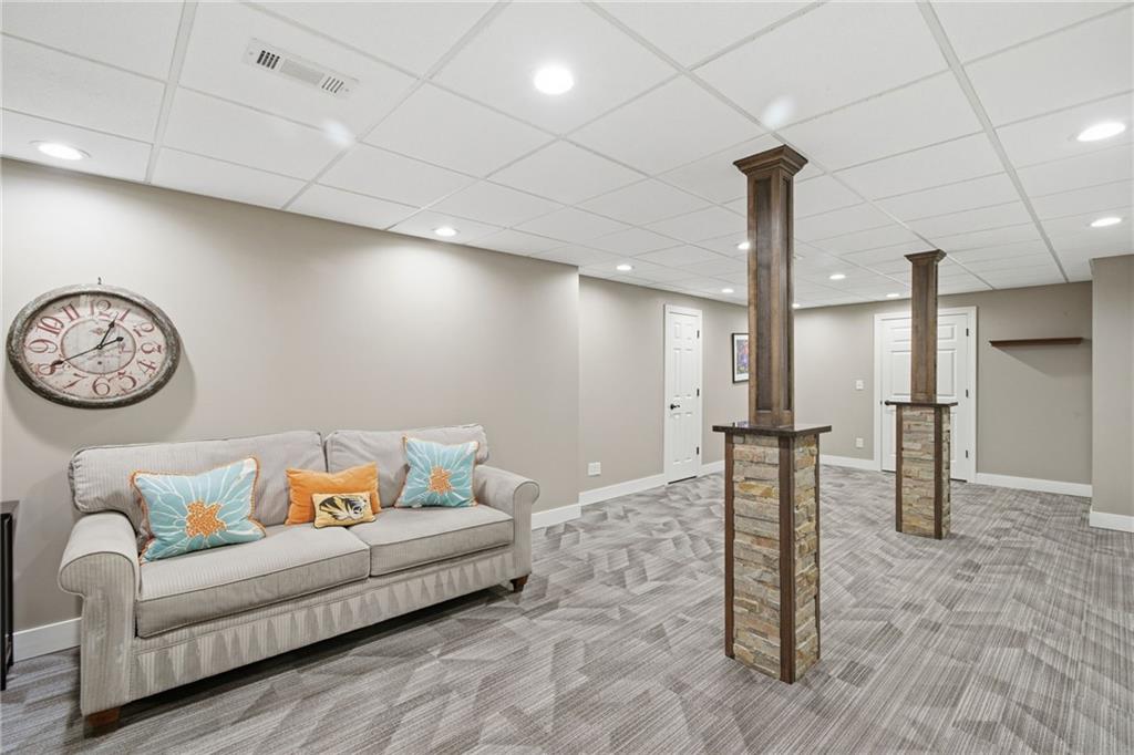 1025 Northeast Moss Point Road Lee's Summit, MO 64064 - Photo 62 of 96