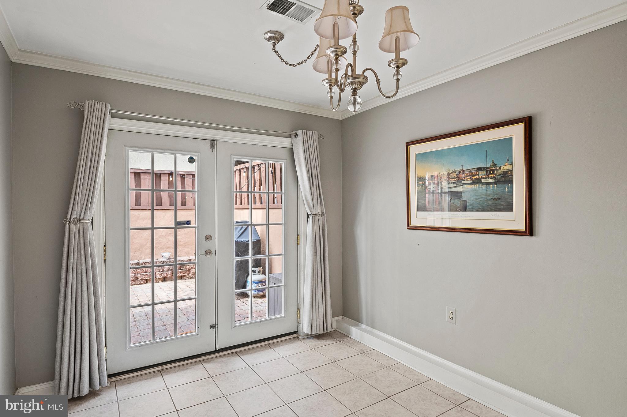 3304 O Donnell Street Baltimore, MD 21224 - Photo 12 of 42 Dining Room