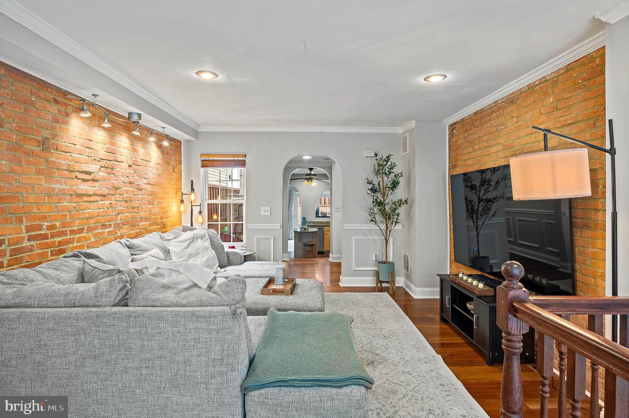 3304 O Donnell Street Baltimore, MD 21224 - Photo 5 of 42 Living Room