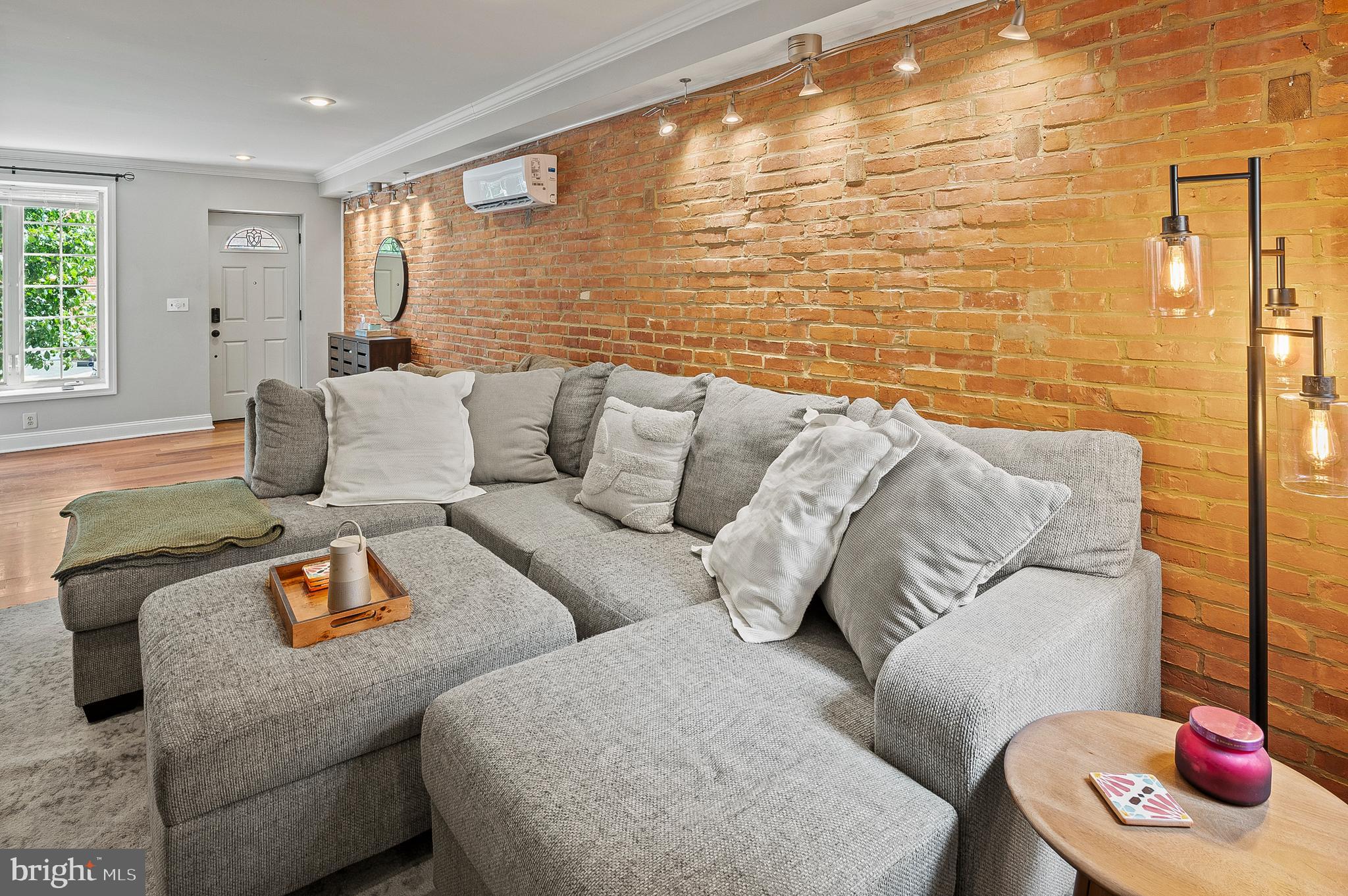 3304 O Donnell Street Baltimore, MD 21224 - Photo 8 of 42 Living Room (alt view)