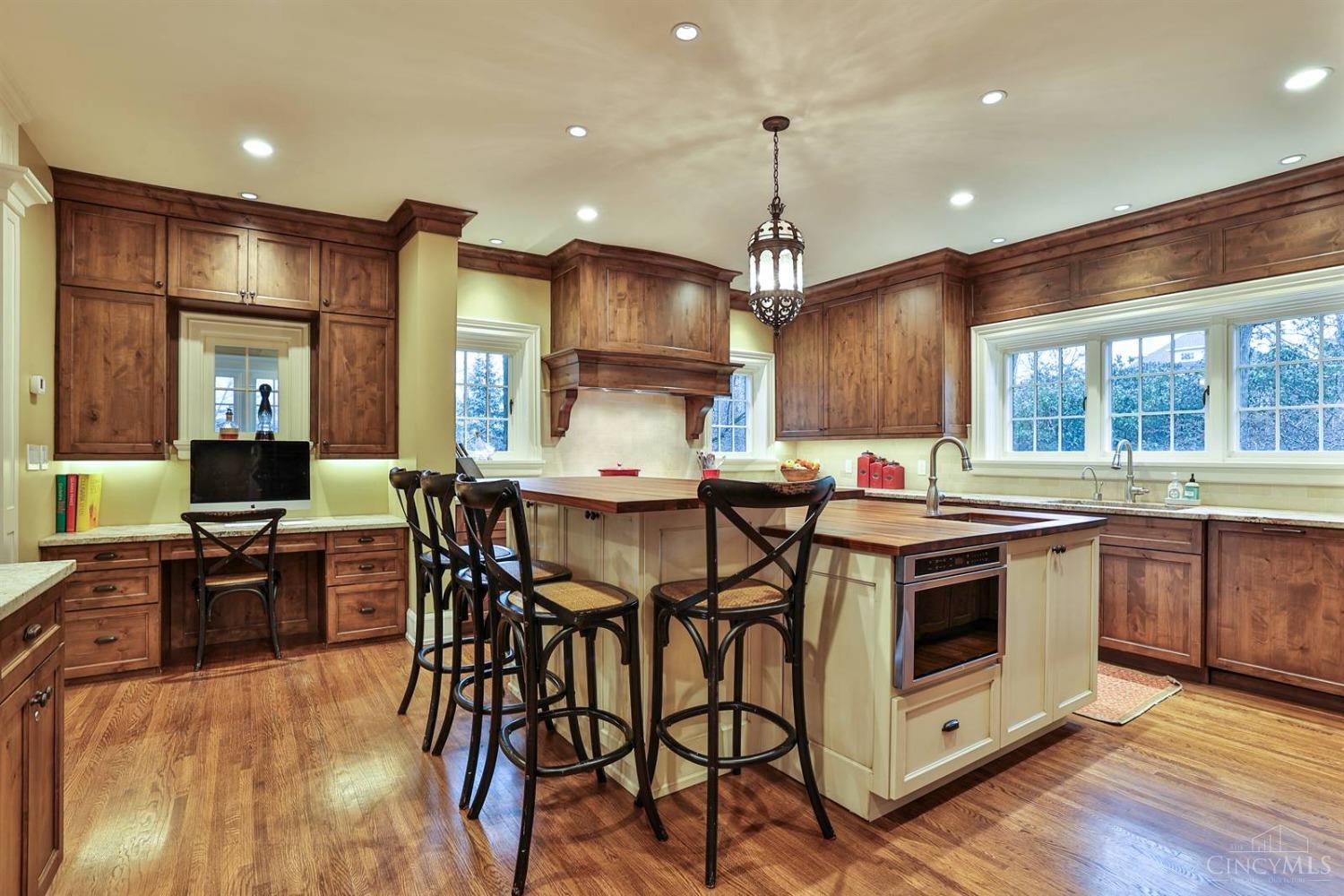 1221 Edwards Road Cincinnati, OH 45208 - Photo 15 of 85 Gallery Image 15