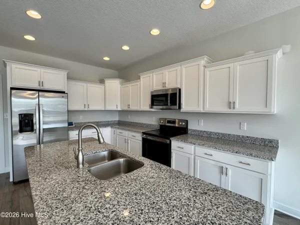 $2,600 | 592 Appalachian Trail South, Jacksonville, NC 28546