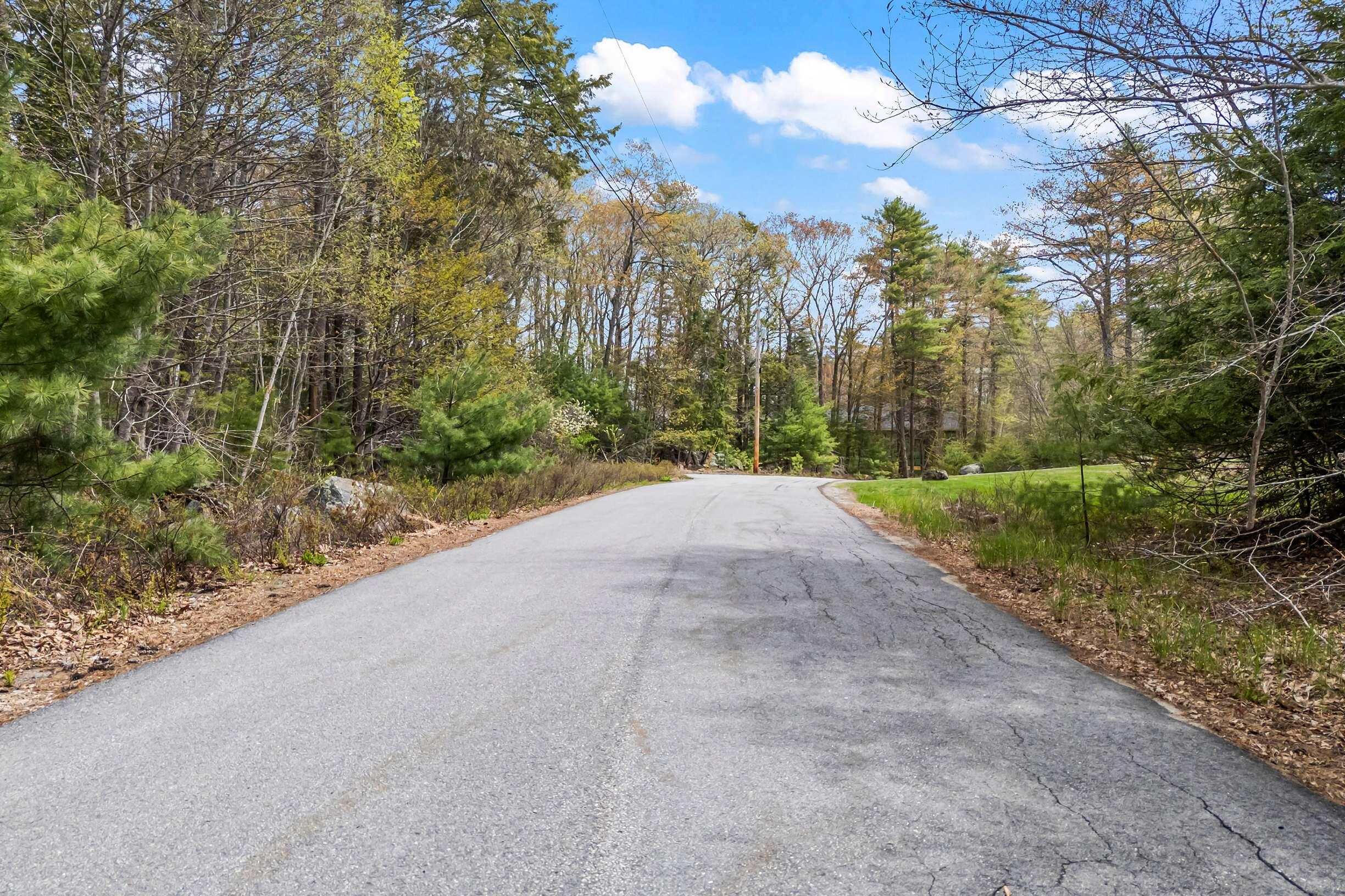22 Batchelder Road Ogunquit, ME 03907 - Photo 3 of 10 Roadway