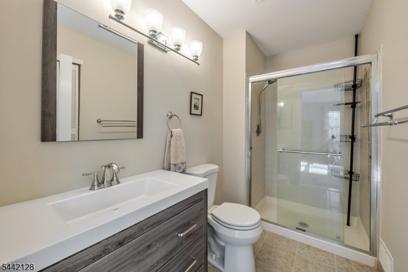 430 Poets Way Mahwah, NJ 07430 - Photo 19 of 25