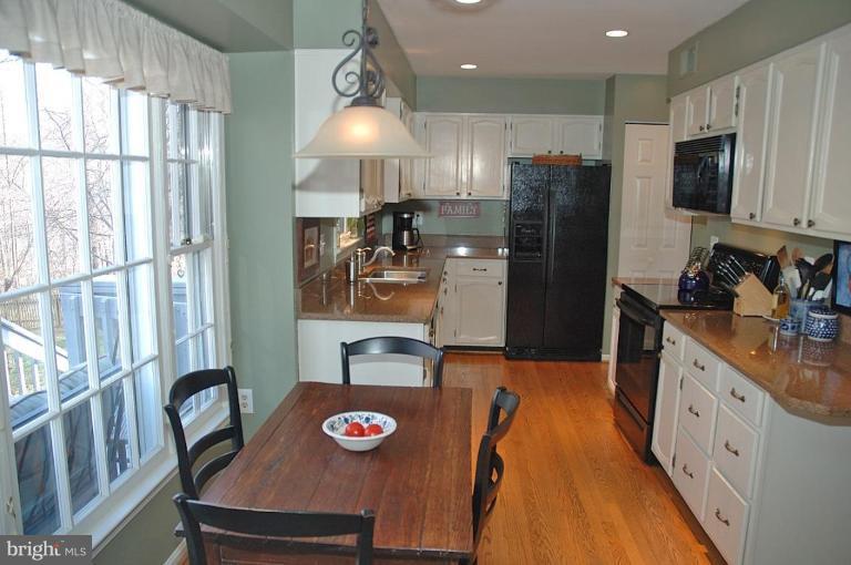 7600 Bertito Lane Springfield, VA 22153 - Photo 11 of 27 Kitchen