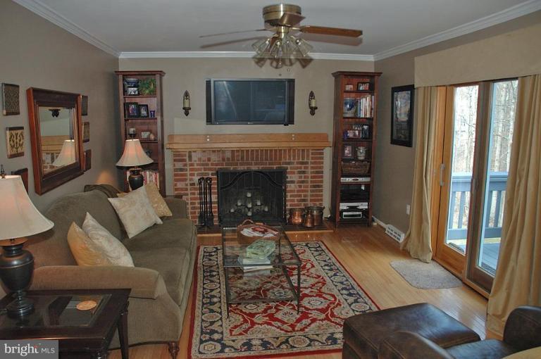 7600 Bertito Lane Springfield, VA 22153 - Photo 8 of 27 Family Room #3