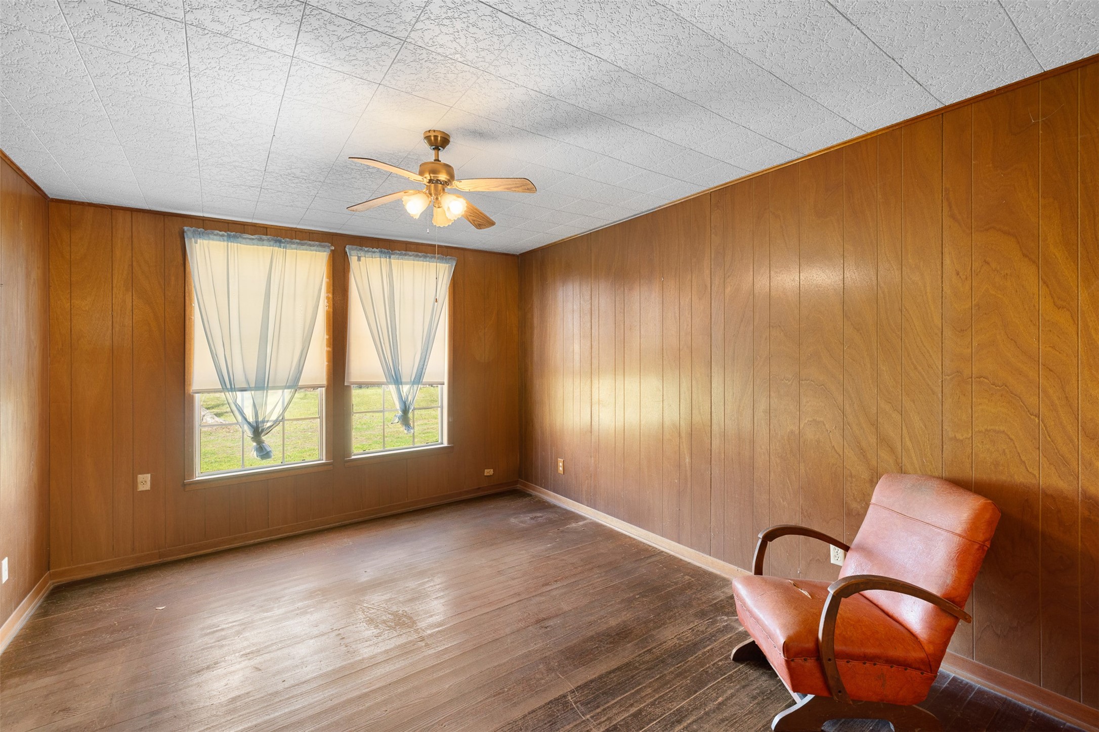 104 6th Street Glidden, TX 78943 - Photo 16 of 28 Bedroom