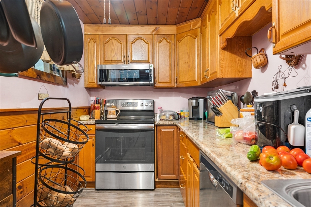 142 Mason Street Woonsocket, RI 02895 - Photo 15 of 23 Gallery Image 15
