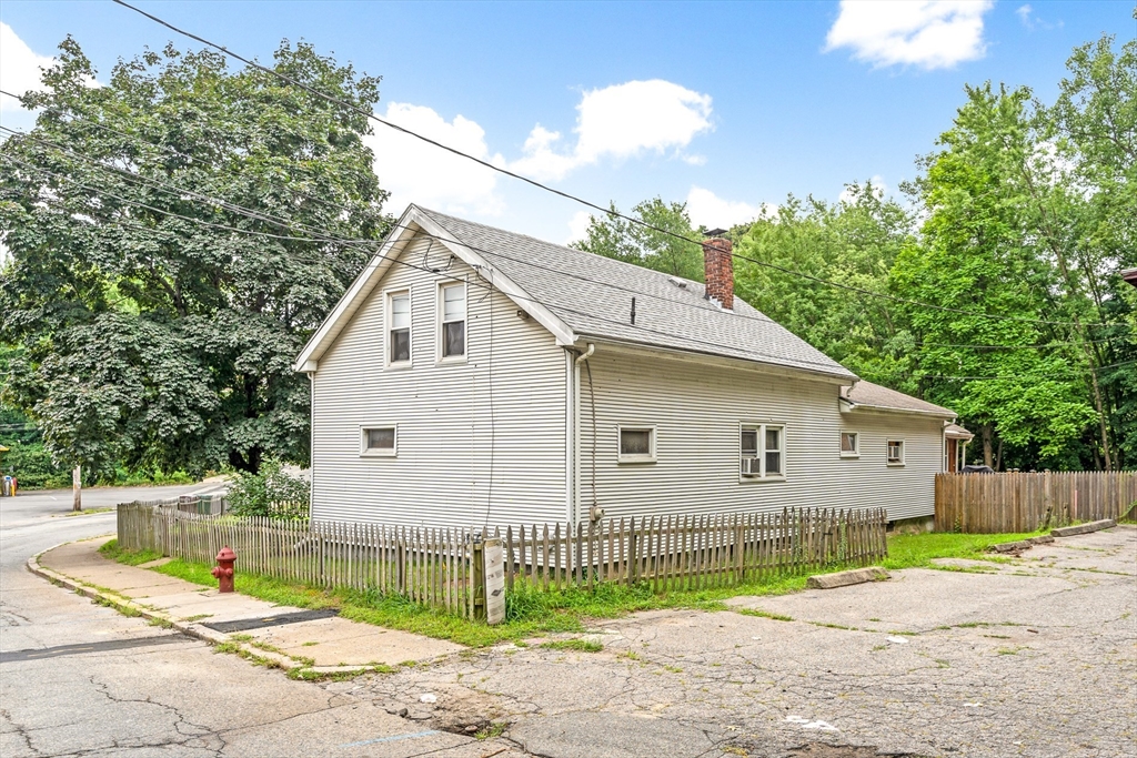 142 Mason Street Woonsocket, RI 02895 - Photo 2 of 23 Gallery Image 2