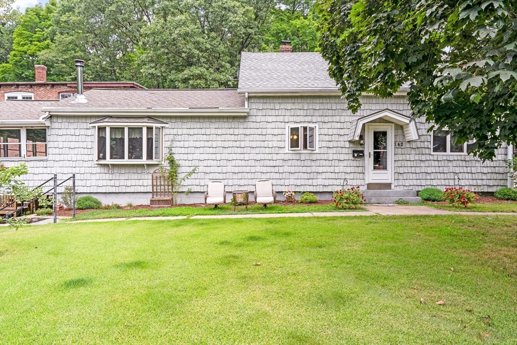 142 Mason Street Woonsocket, RI 02895 - Photo 3 of 23 Gallery Image 3