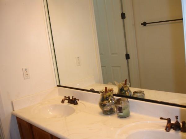 15276 East Ocotillo Road Gilbert, AZ 85298 - Photo 10 of 15 Hall bath