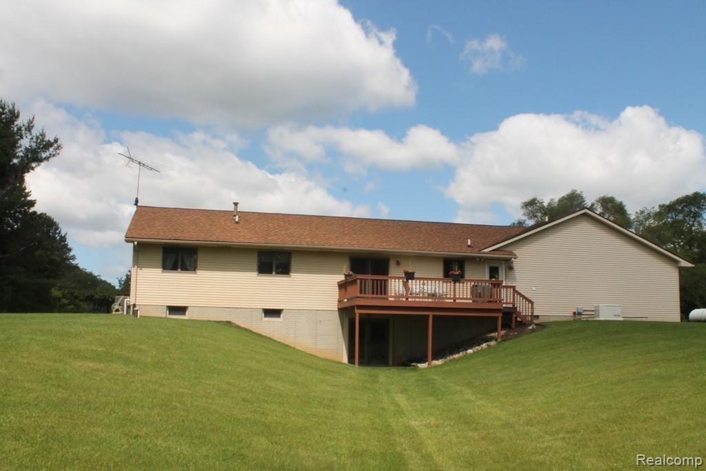9330 Hartland Road Fenton, MI 48430 - Photo 40 of 43 IMG_5084.JPG