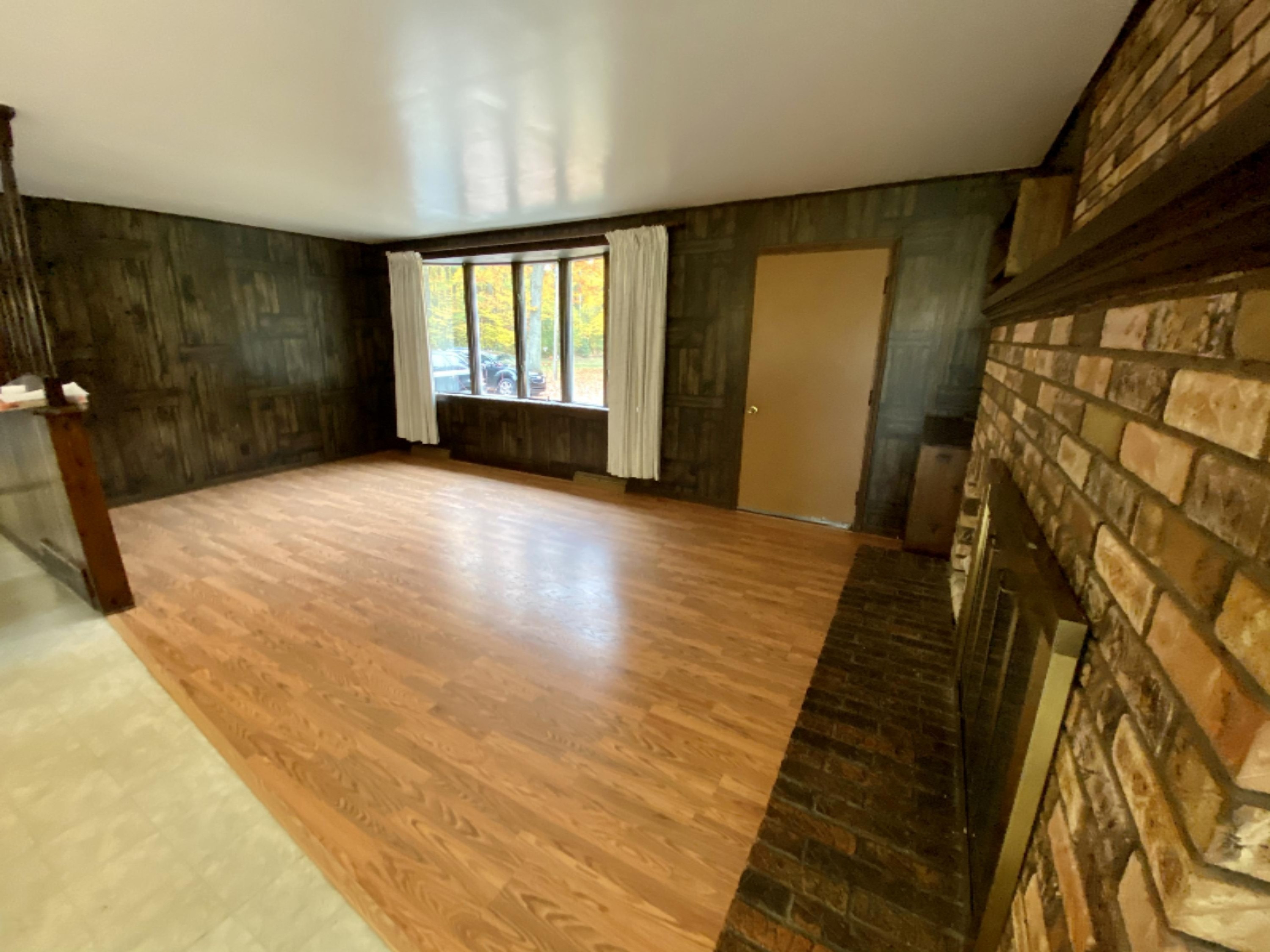 2088 Carty Road Manistee, MI 49660 - Photo 7 of 42 Spacious Living room
