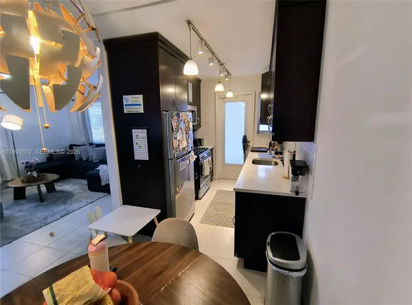 $2,400 | 1335 15th Street, Unit 9, Miami Beach, FL 33139