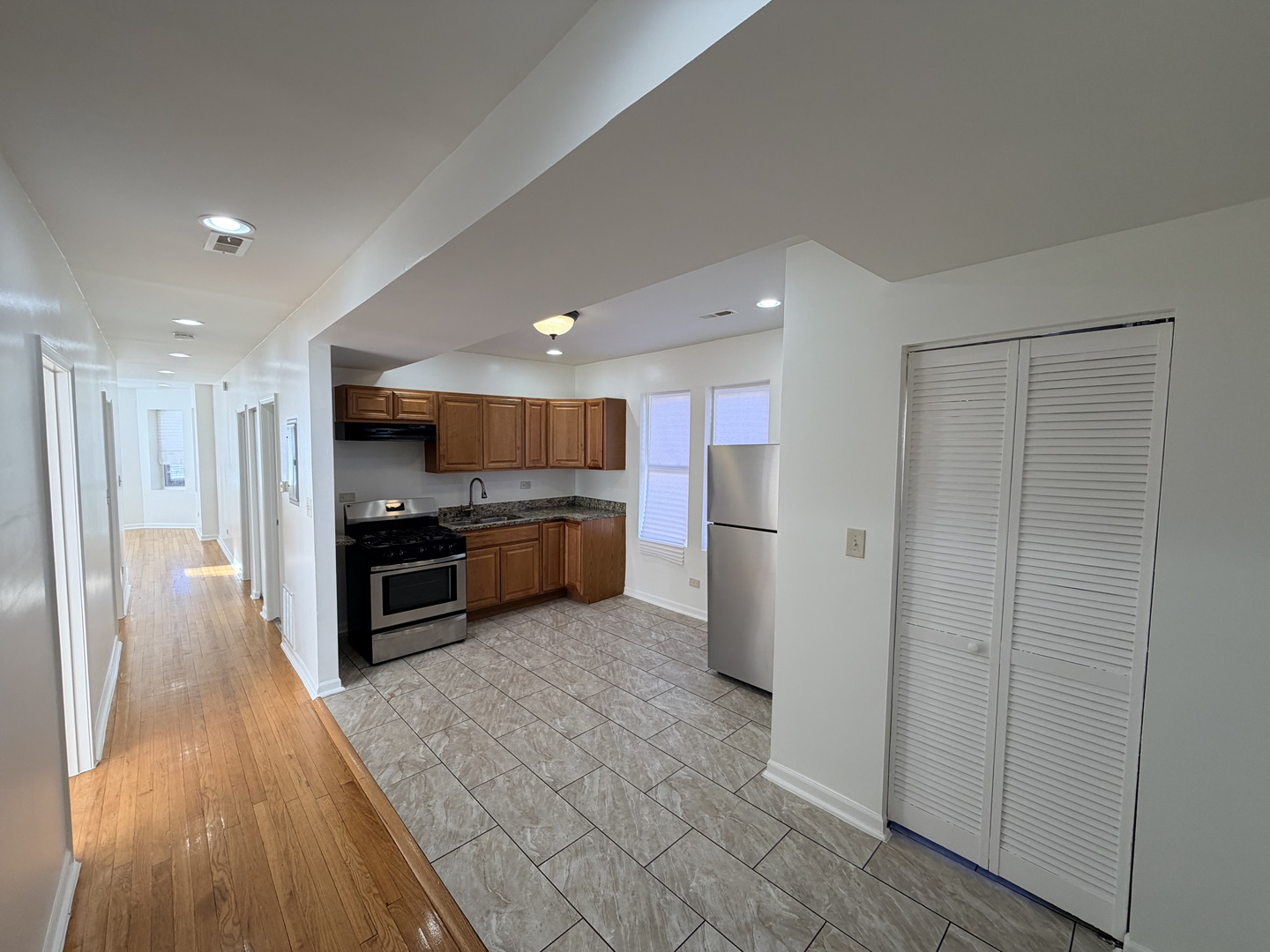1322 West 57th Street, Unit 2 Chicago, IL 60636 - Photo 4 of 21
