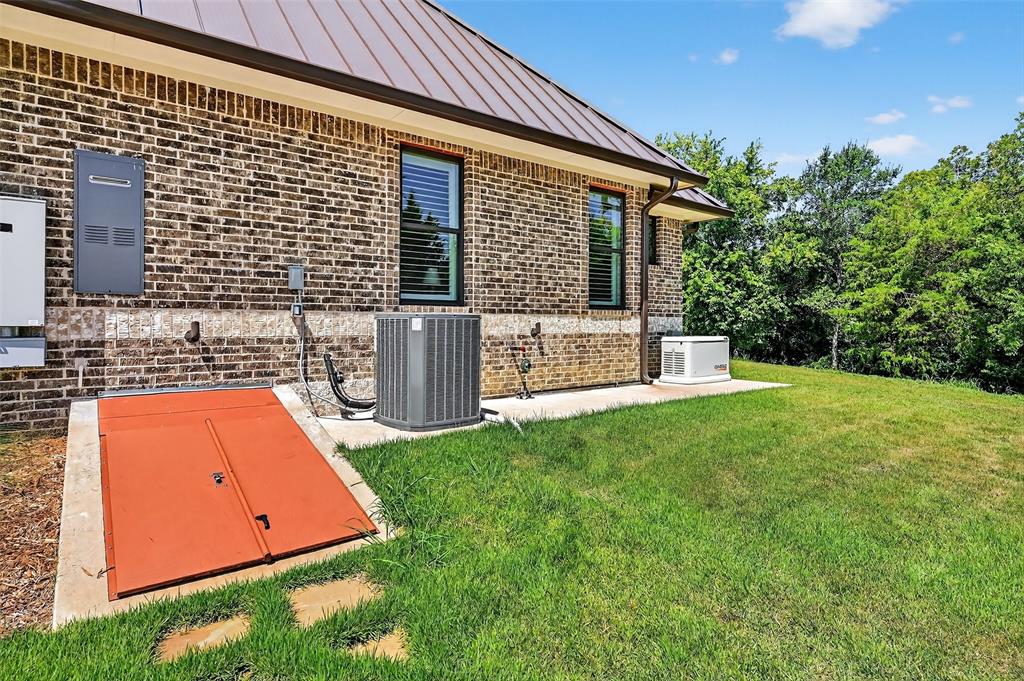 1770 Durning Road Van Alstyne, TX 75495 - Photo 13 of 40 a front view of house with yard