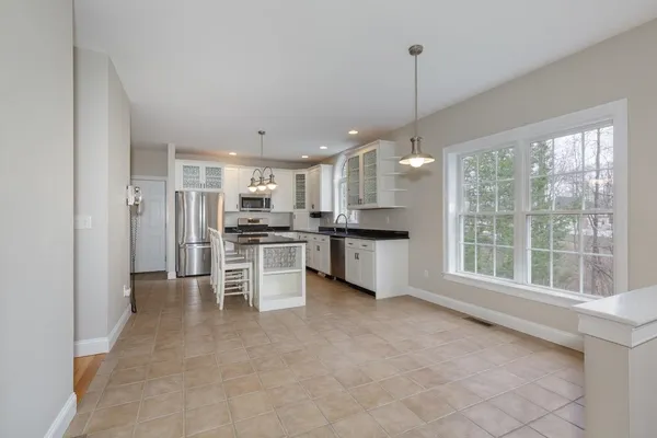 $1,079,000 | 17 Nottingham Road, Windham, NH 03087