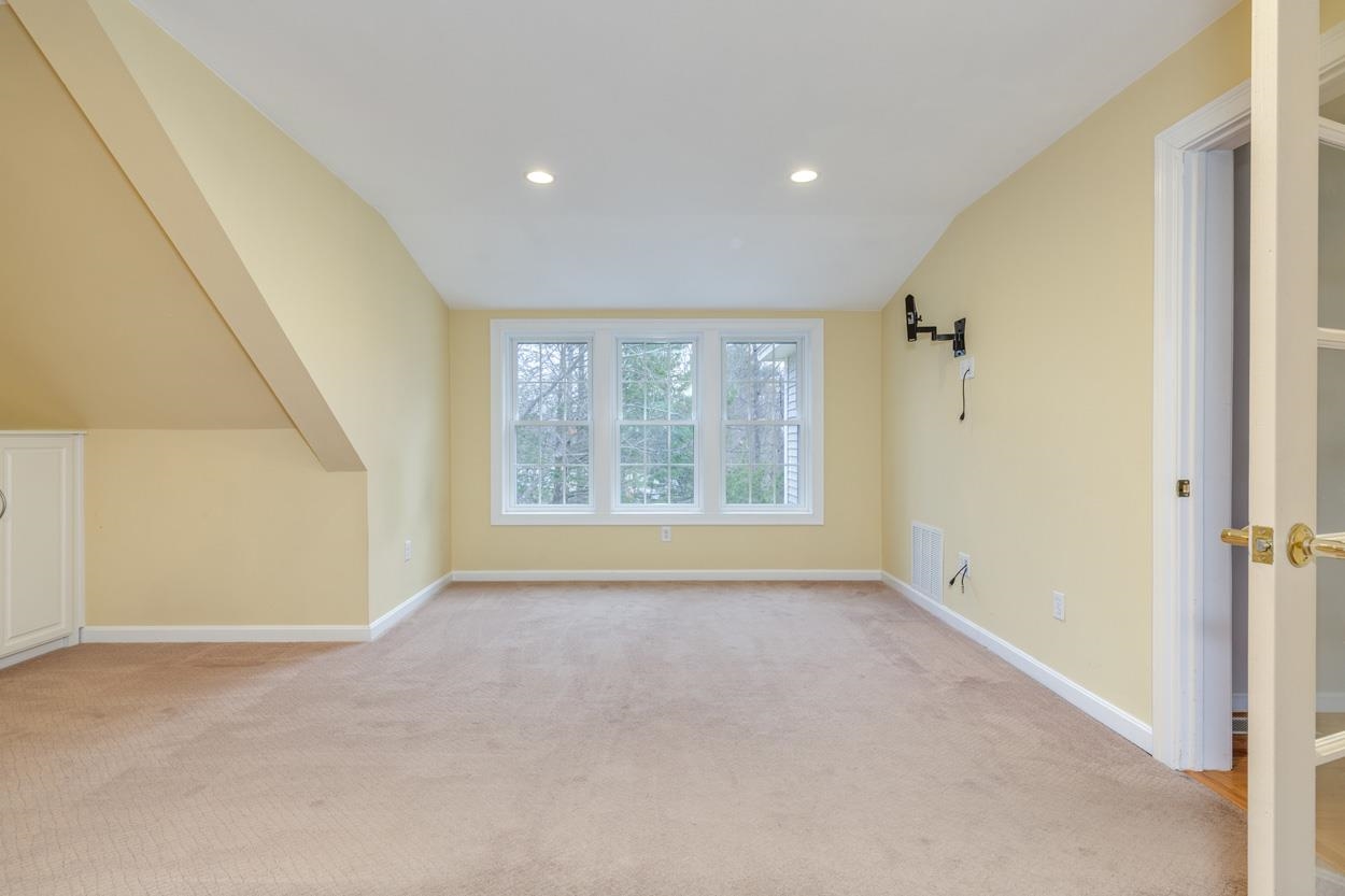 17 Nottingham Road Windham, NH 03087 - Photo 22 of 53