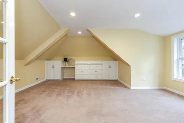 $1,079,000 | 17 Nottingham Road, Windham, NH 03087