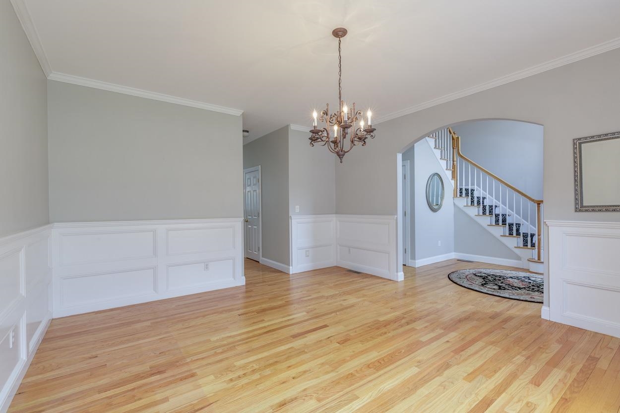 17 Nottingham Road Windham, NH 03087 - Photo 3 of 53