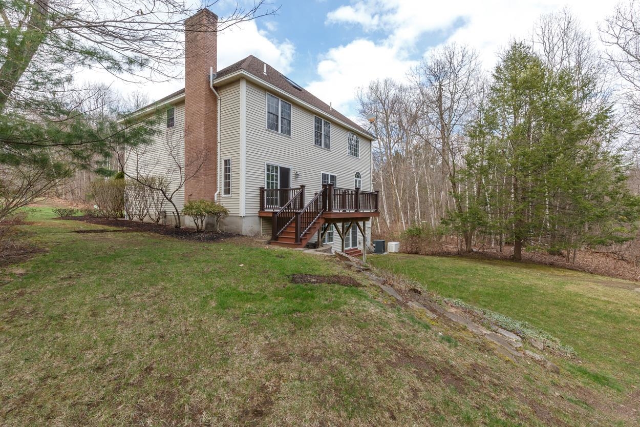 17 Nottingham Road Windham, NH 03087 - Photo 47 of 53