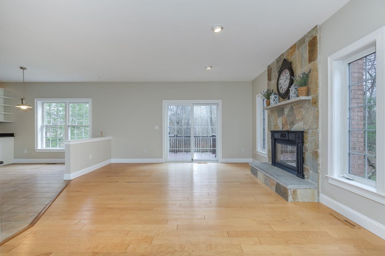 17 Nottingham Road Windham, NH 03087 - Photo 5 of 53